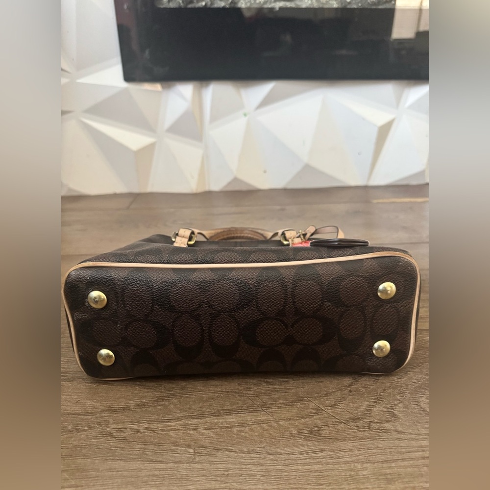 Coach Signature Peyton Brown and Tan shoulder bag - Picture 9 of 12